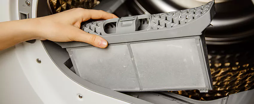 Signs Of A Clogged Dryer Lint Trap in Kenosha, Wisconsin